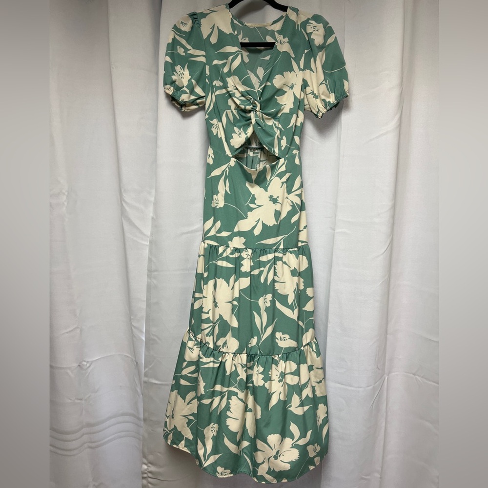 Short Sleeve Cutout Maxi Dress